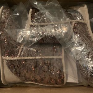 Never worn Brand New Size 8 Uggs